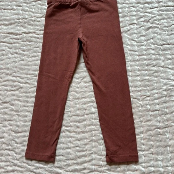 H&M New (no tags attached ) leggings, size 4T, 96%cotton , 4% Elastane. - Picture 2 of 3